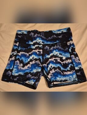 CVG Women’s Blue Wave Print Active Shorts